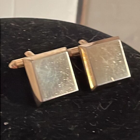 Vintage 1950s MCM Hickok USA engravable square gold tone bullet back cuff links - Picture 6 of 16